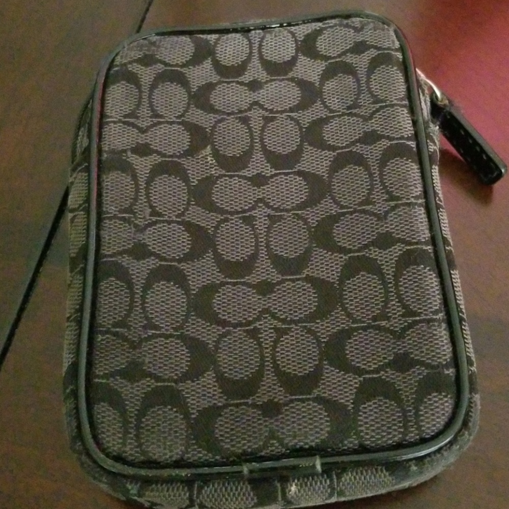 Pouch - Picture 2 of 3